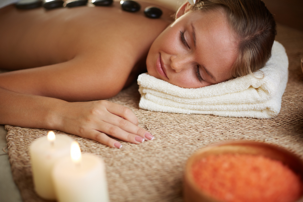 HOT STONE MASSAGE